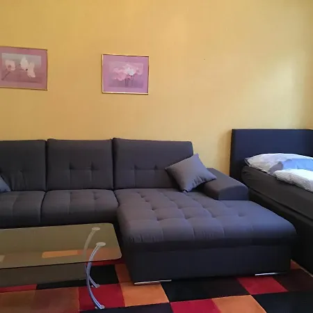 Apartment Monteurwohnung Mit Stellplatz *